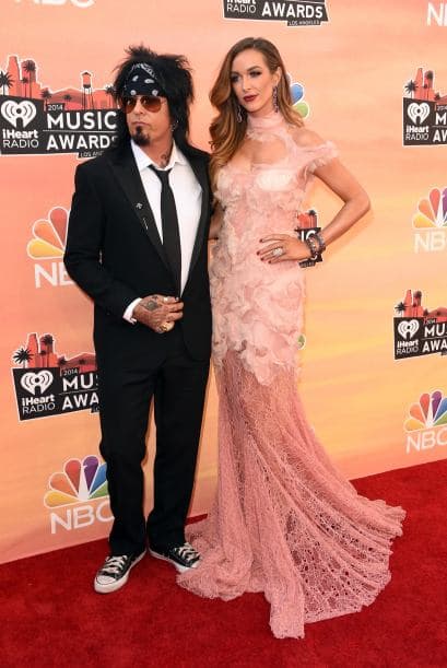 El rockero Nikki Sixx estuvo bien acompañado con la hermosa Courtney Bingham.