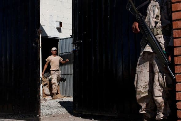 La campaña contra el narcotráfico que lanzó el presidente de la República, Felipe Calderón, desató una fuerte tensión entre la población y el ejército.