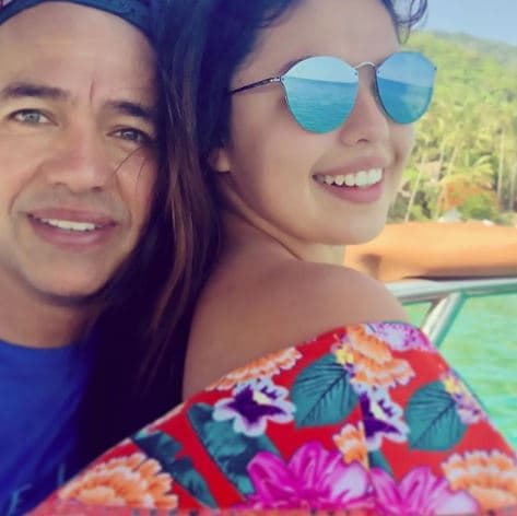 Claro que lo que más le atrae es la música porque también heredó el talento de su papá.