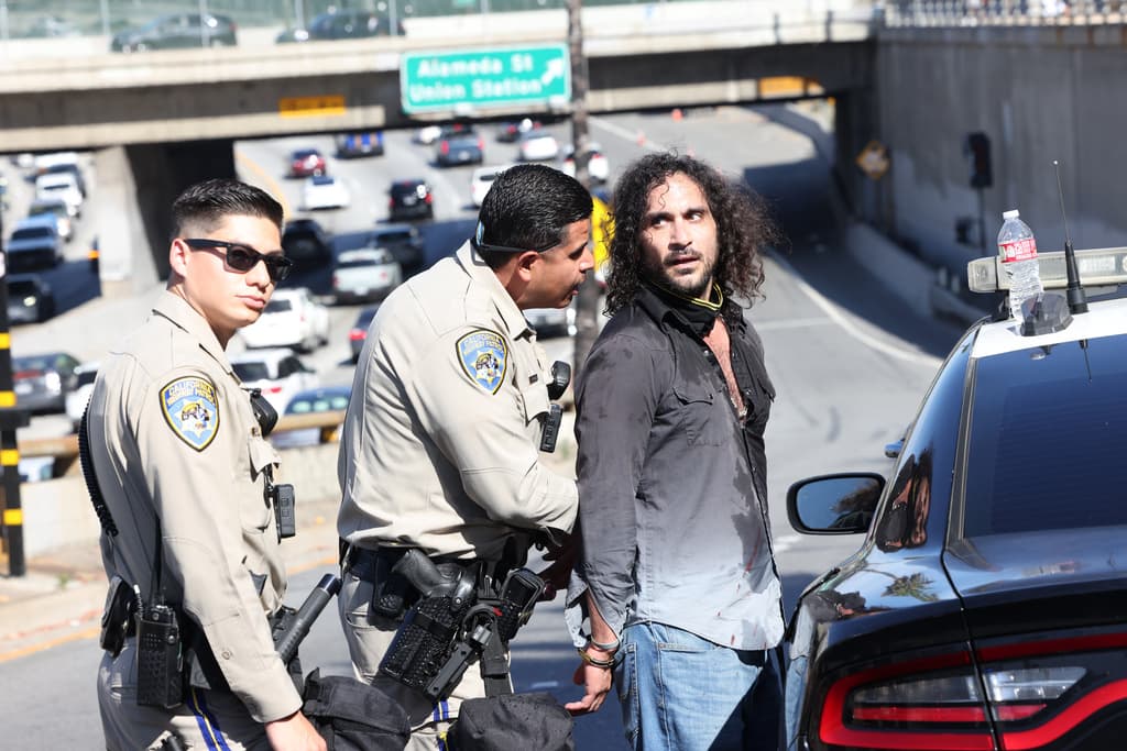 Durante 365 días no se han detenido las protestas contra las autoridades federales y las redadas de inmigración en Los Ángeles y el sur de California. Preliminarmente, en la manifestación del sábado 6 de junio, se informó que 
<b>solo 6 personas fueron arrestadas</b>.