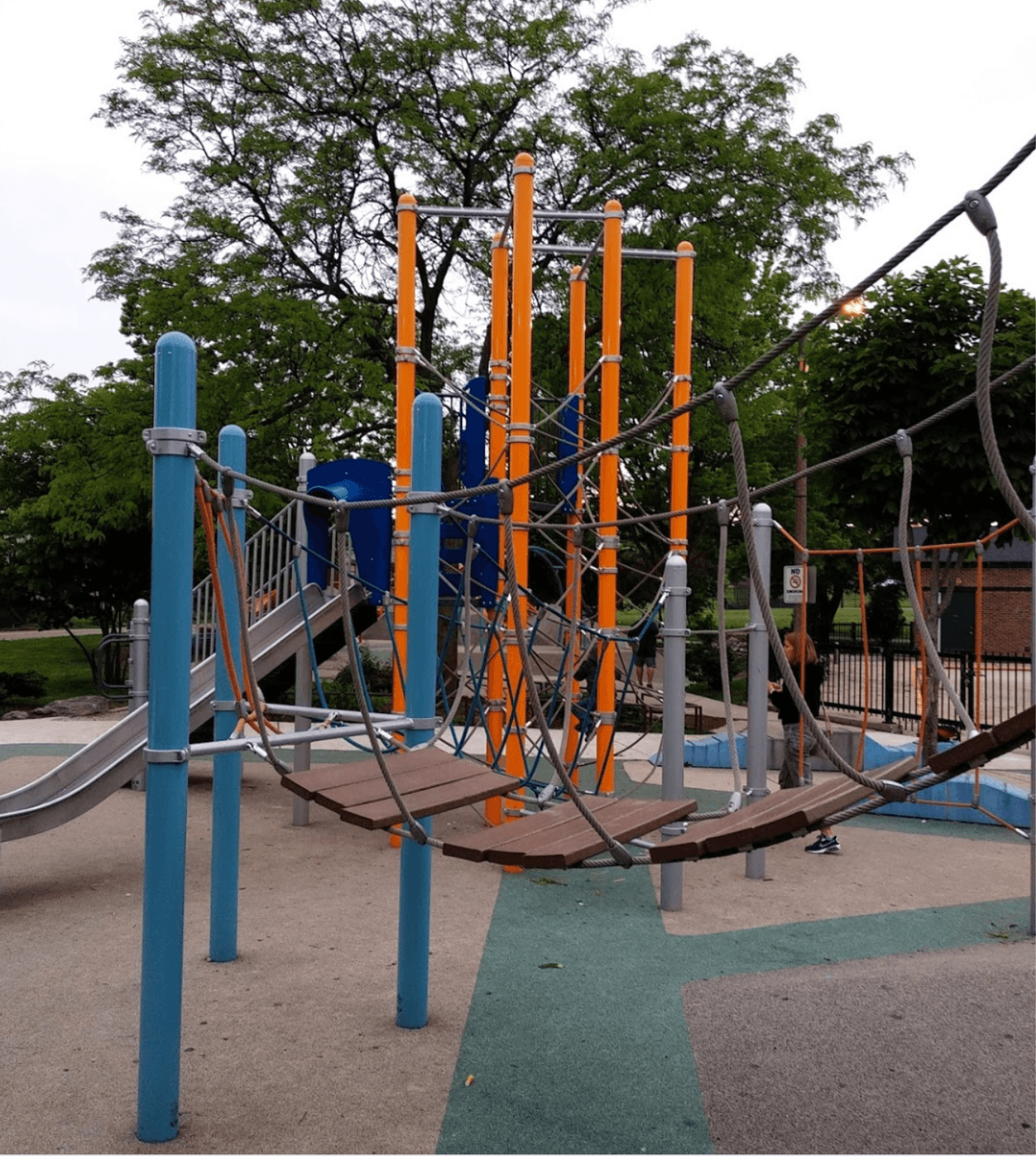 Ocho de cada diez habitantes de Belmont Cragin es de origen latino. Esta barrio se convirtió en la sexta zona con mayor crecimiento de casos de coronavirus en Illinois.