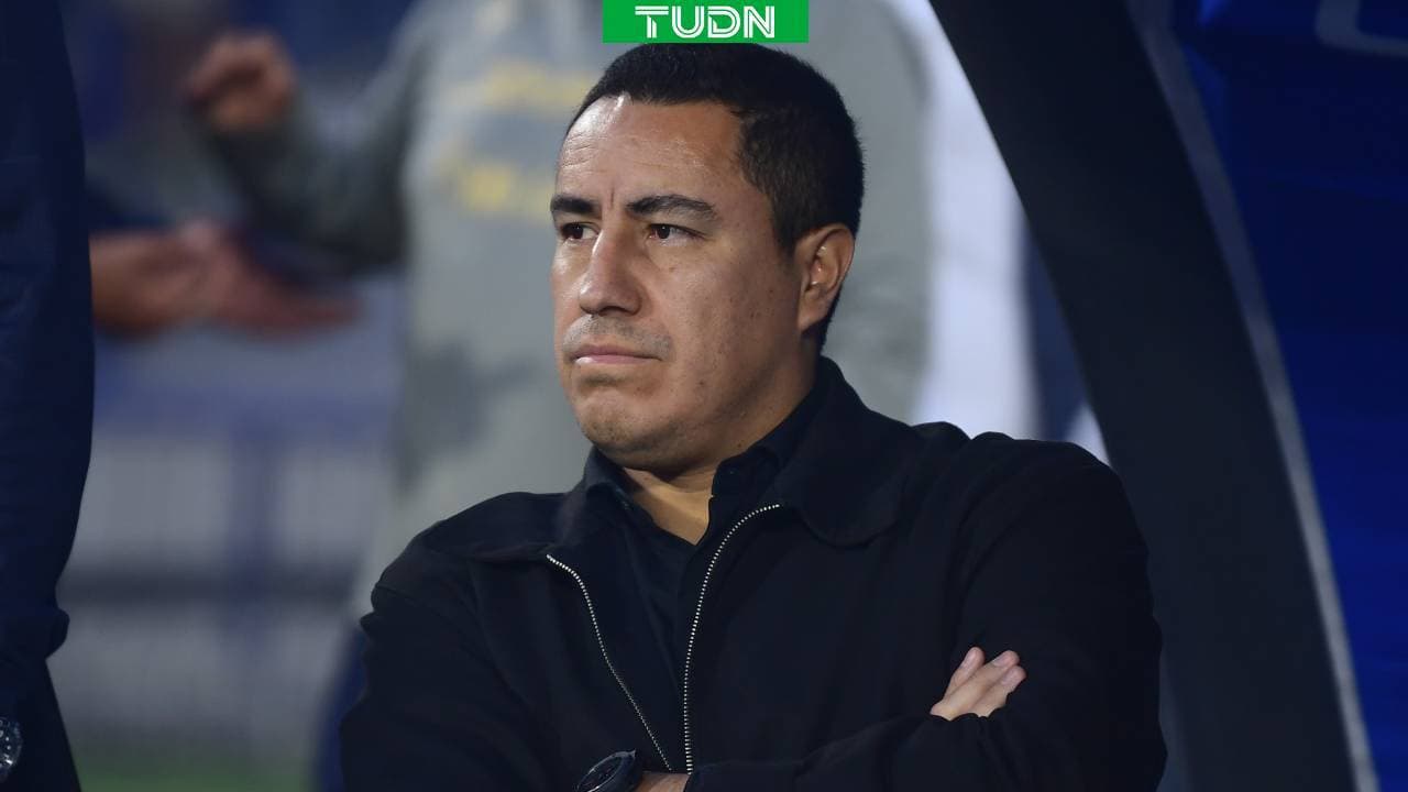 Pumas hace oficial la salida del director técnico Efraín Juárez