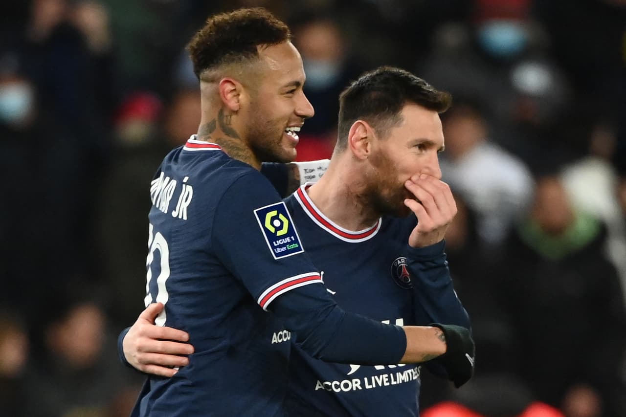 El PSG goleó al Lorient gracias a los dobletes de Neymar y Mbappé, así como otro tanto de Messi.