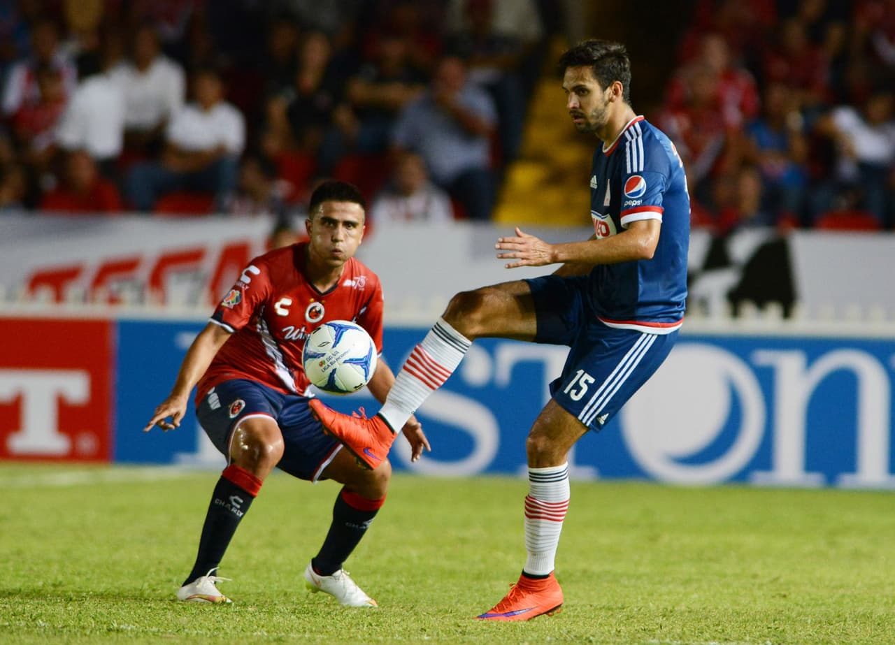 En el 2015 Guadalajara y Veracruz estaban involucrados en la lucha por el no descenso y los jarochos decidieron aplicar un recurso considerado ‘bajo’ para algunos y es que en el partido correspondiente a la jornada 1 del Apertura.