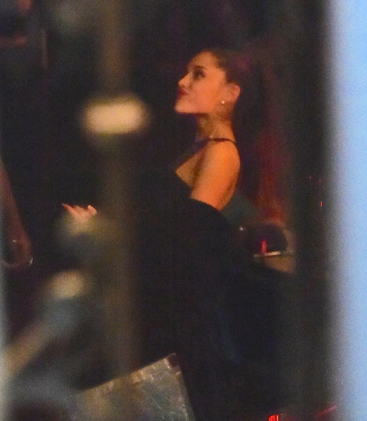 Y ahí se divirtió al máximo, parece que está pasando un buen momento, pues no desaprovechó para nada ni un segundo.