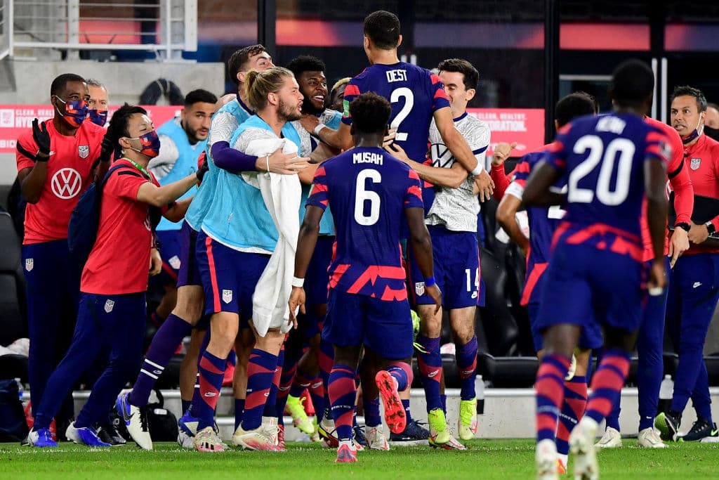 Con un golazo de Sergiño Dest y un autogol de Leonel Moreira, Estados Unidos le da la vuelta al marcador y vencen 2-1 a Costa Rica.