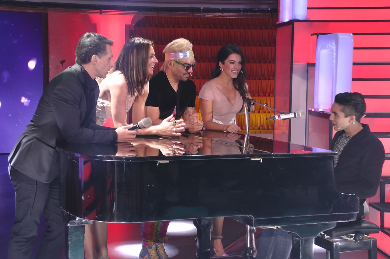 Además nos mostró su talento con su nuevo sencillo.