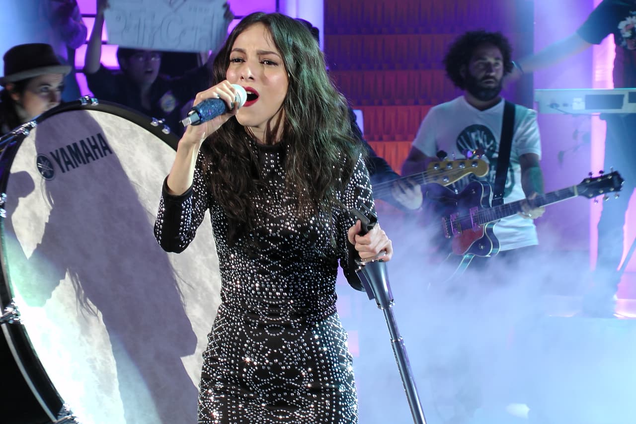 La cantante presentó su nuevo sencillo, 'Valiente'.