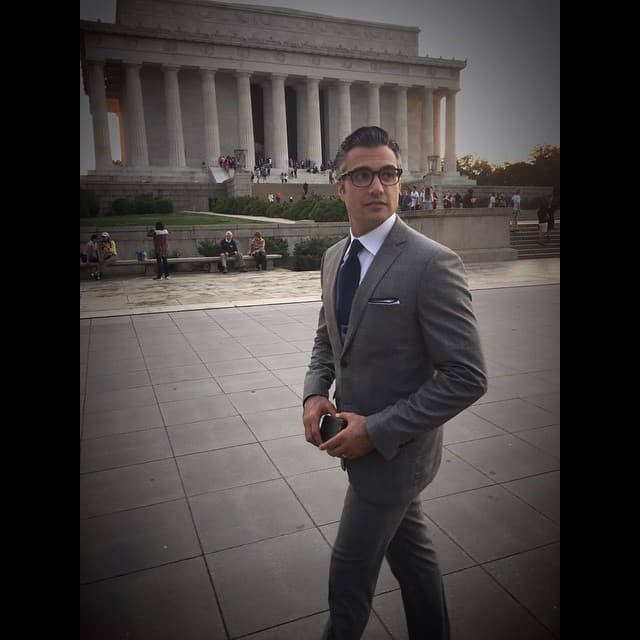 Desde muy joven ha sido un apasionado de las motocicletas. Por lo que tiene una Confederate Hellcat Combat, de diseño exclusivo (solo 20 en el mundo).