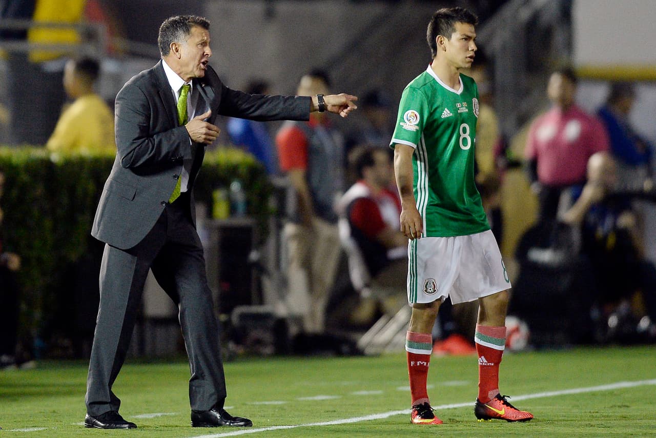 Juan Carlos Osorio considera que Lozano es uno de los jugadores mexicanos que en cualquier momento puede dar el salto al fútbol europeo. La confianza del seleccionador mexicano en el jugador es muy grande.