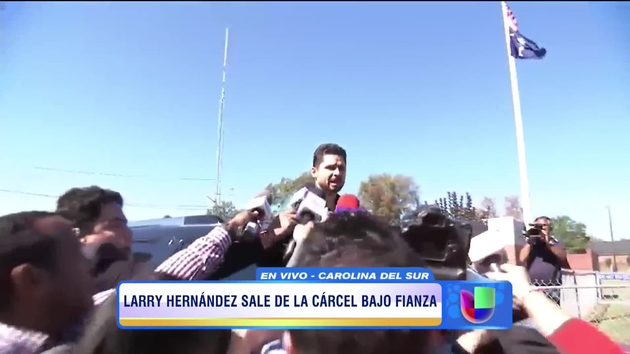 Luego de trabajar casi un año para Larry, ahora Solís no puede salir del país.