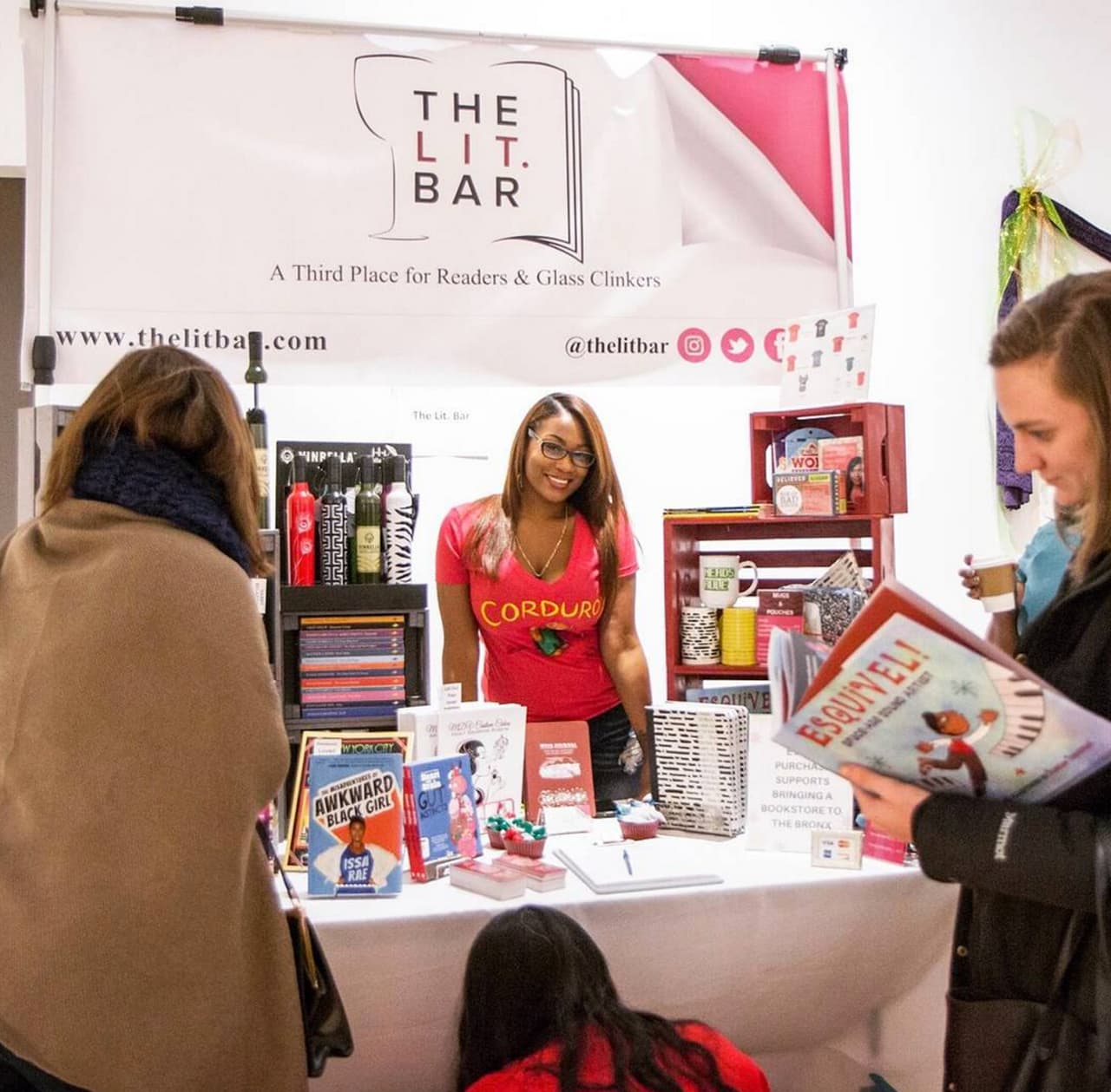La latina que busca darle una librería a la comunidad de El Bronx en Nueva York