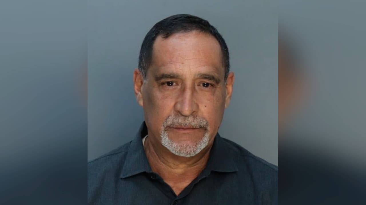 Se entrega a las autoridades el comisionado de Miami-Dade, Joe Martínez