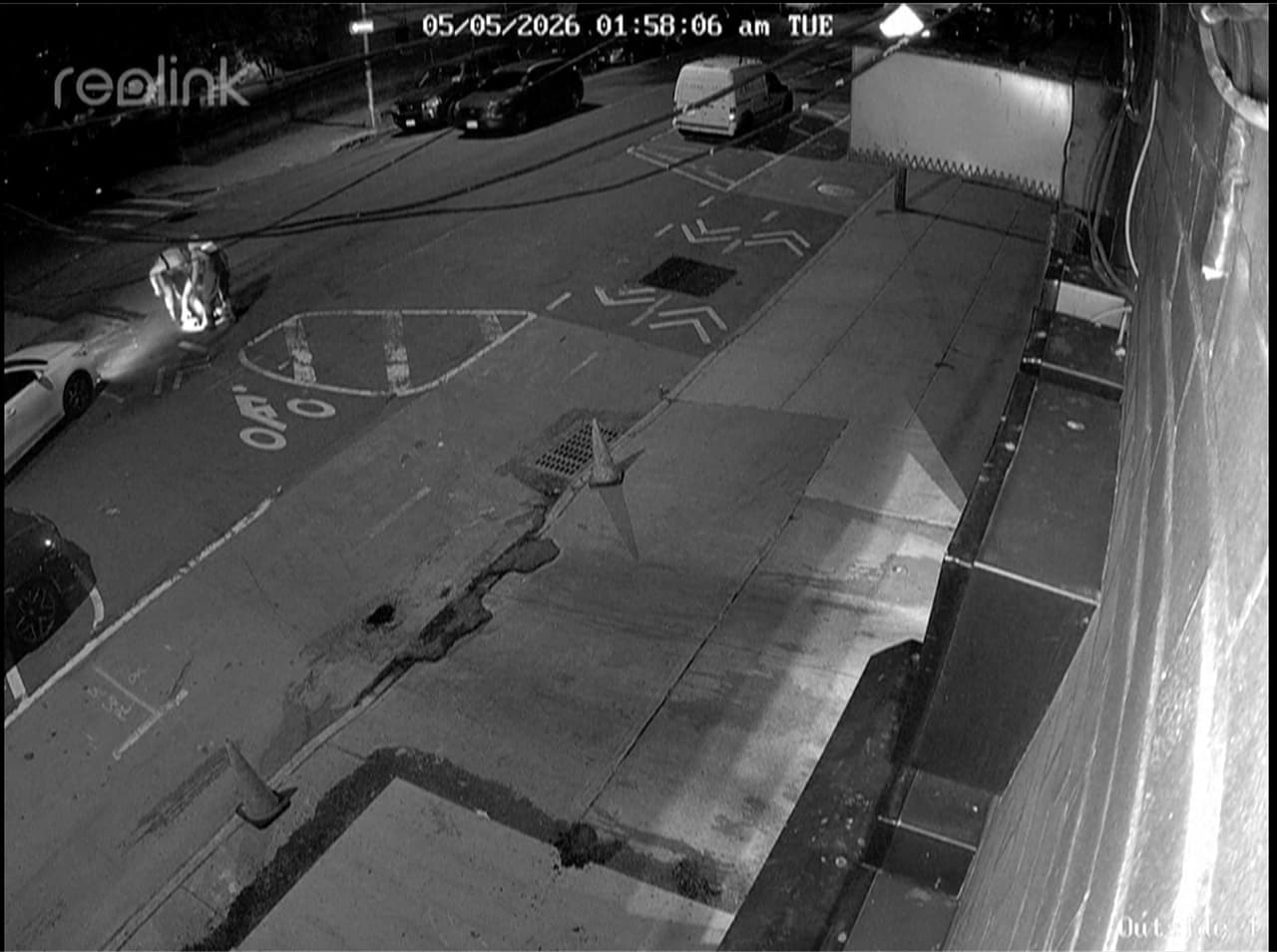 Misterio en Nueva York: investigan videos de hombres que entran a las alcantarillas y salen después de horas