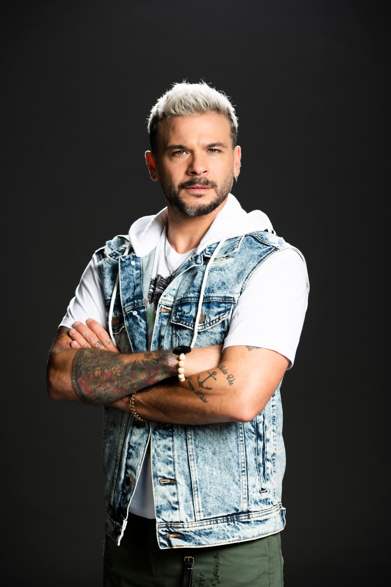El puertorriqueño fue invitado a formar parte del equipo de Reina de la Canción. Junto con Sergio George, Daddy Yankee, Olga Tañón, Joss Favela y Natti Natasha, el intérprete buscará la combinación perfecta de talento vocal y encanto en las 12 participantes que compiten por convertirse en la próxima estrella de la música latina.