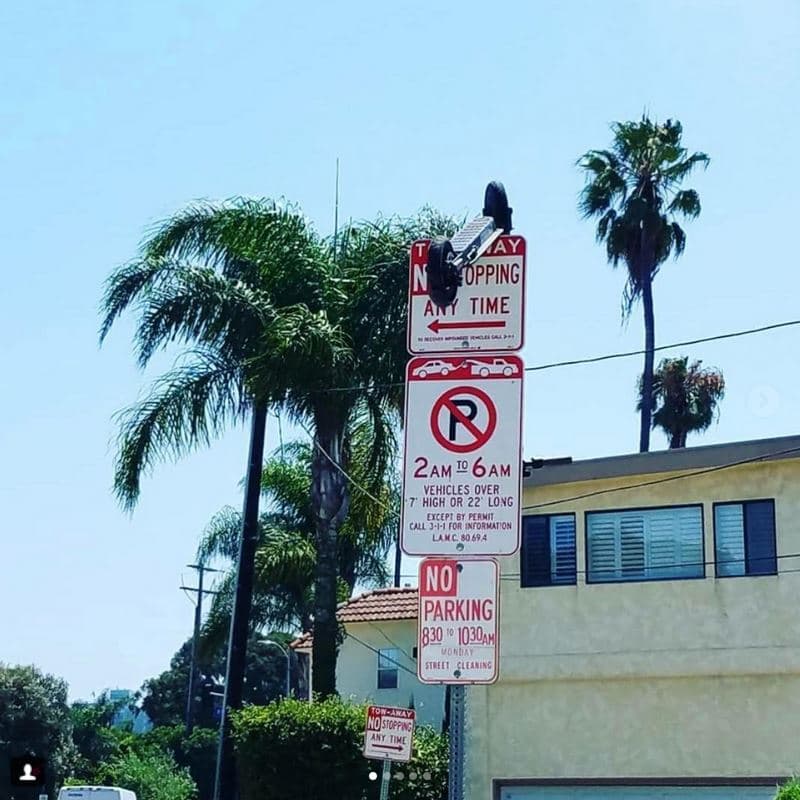 La población de California continúa manifestando su descontento con la invasión de estos scooters eléctricos.