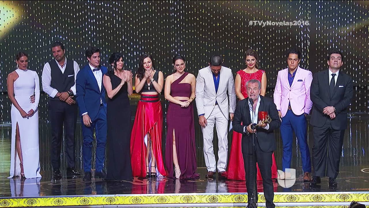 Toda la producción recibió el reconocimiento. ¡Bravo por la estupenda historia!