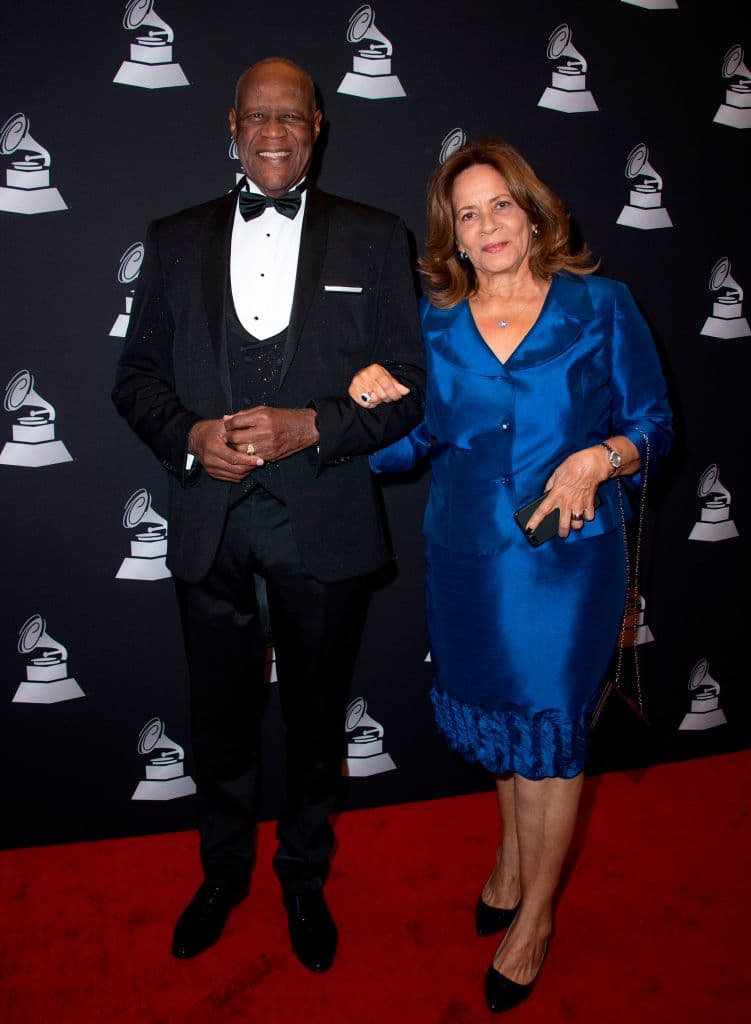 Johnny Ventura, quien presentó los premios junto a la periodista Paola Rojos, agradeció esta invitación, así: "Para mí este premio es el más importante de todos, porque reconoce toda una vida dedicada a la música. Y siempre agradeceré a la Academia (Latina de la Grabación - LARAS) por permitirme ser parte de él". 
<br>