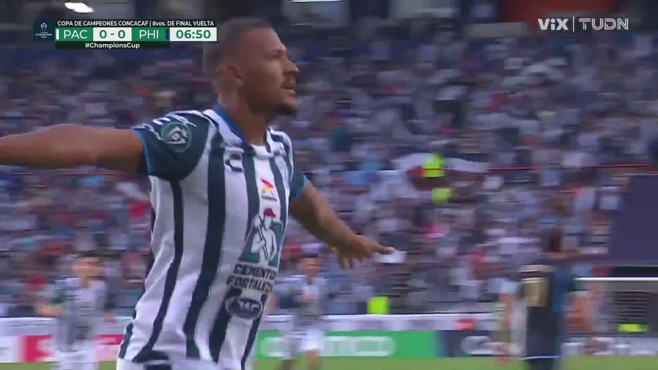 ¡Gol de Pachuca! Salomón cambia el penalti por el 1-0