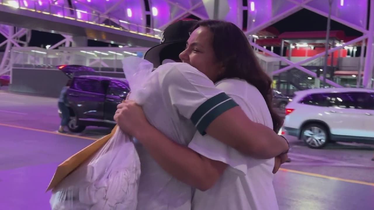 Madre hispana se reencuentra con su hijo tras salir bajo fianza del Centro de Detención Stewart