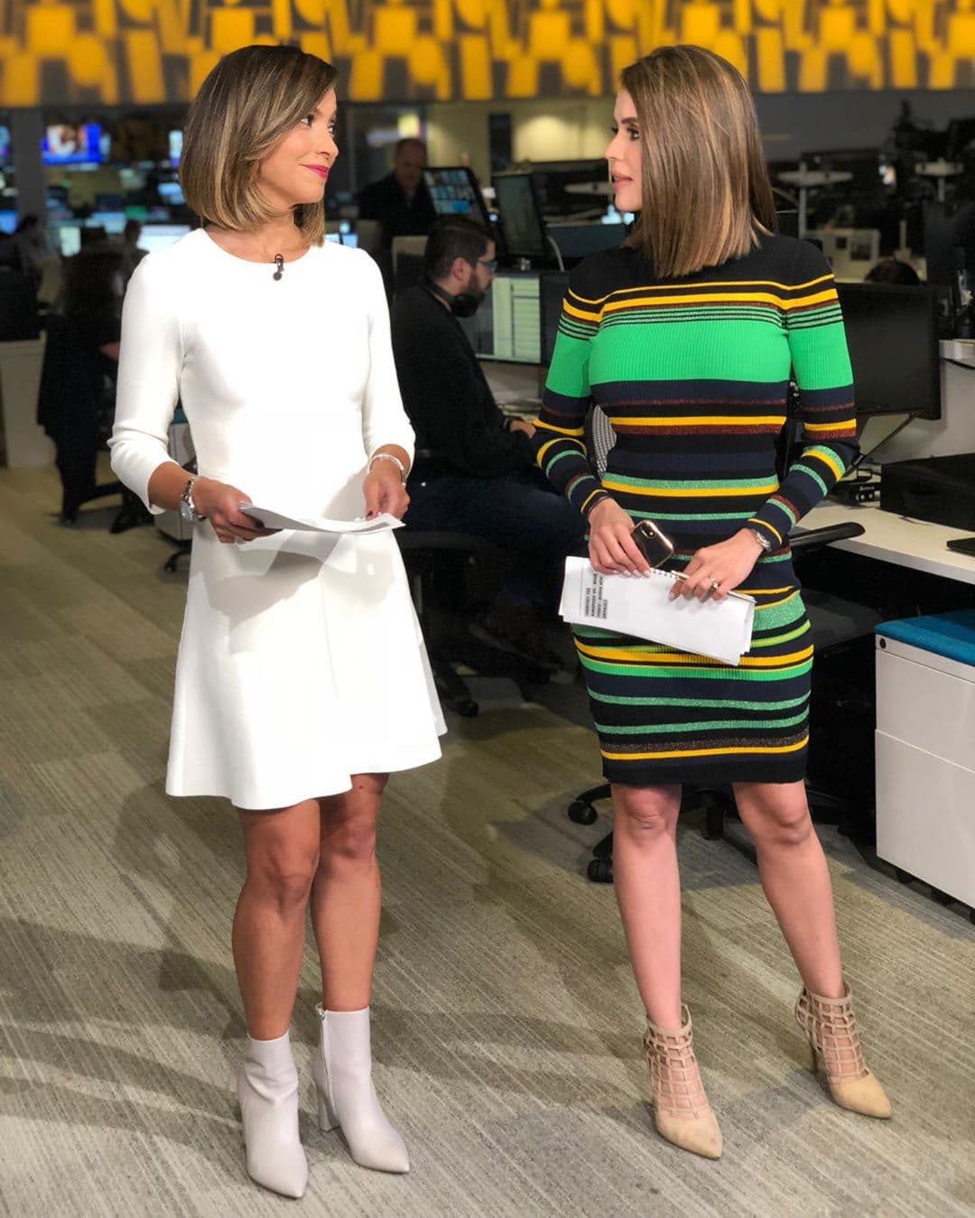 Satcha y Carolina son amigas, por lo que comparten el buen humor y les es fácil agregar comentarios divertidos en las noticias que lo permiten.