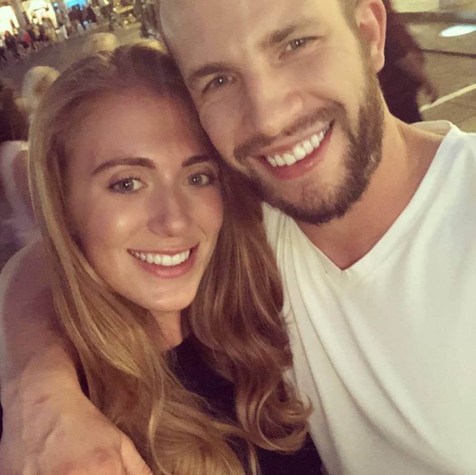 Un miembro de la familia consultado por el diario Daily Mail añadió: "Tilly está absolutamente devastada, pero ella ha sabido los riesgos en los que siempre estuvieron involucrados. Ella creció con un padre que era un doble y ha seguido la misma carrera. Ella sabe que siempre enfrentan riesgos en cualquier truco peligroso".