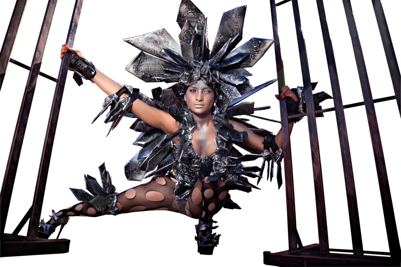 Su debut en el Miami Fashion Week fue en el año 2010. A partir de entonces atrajo la atención internacional.