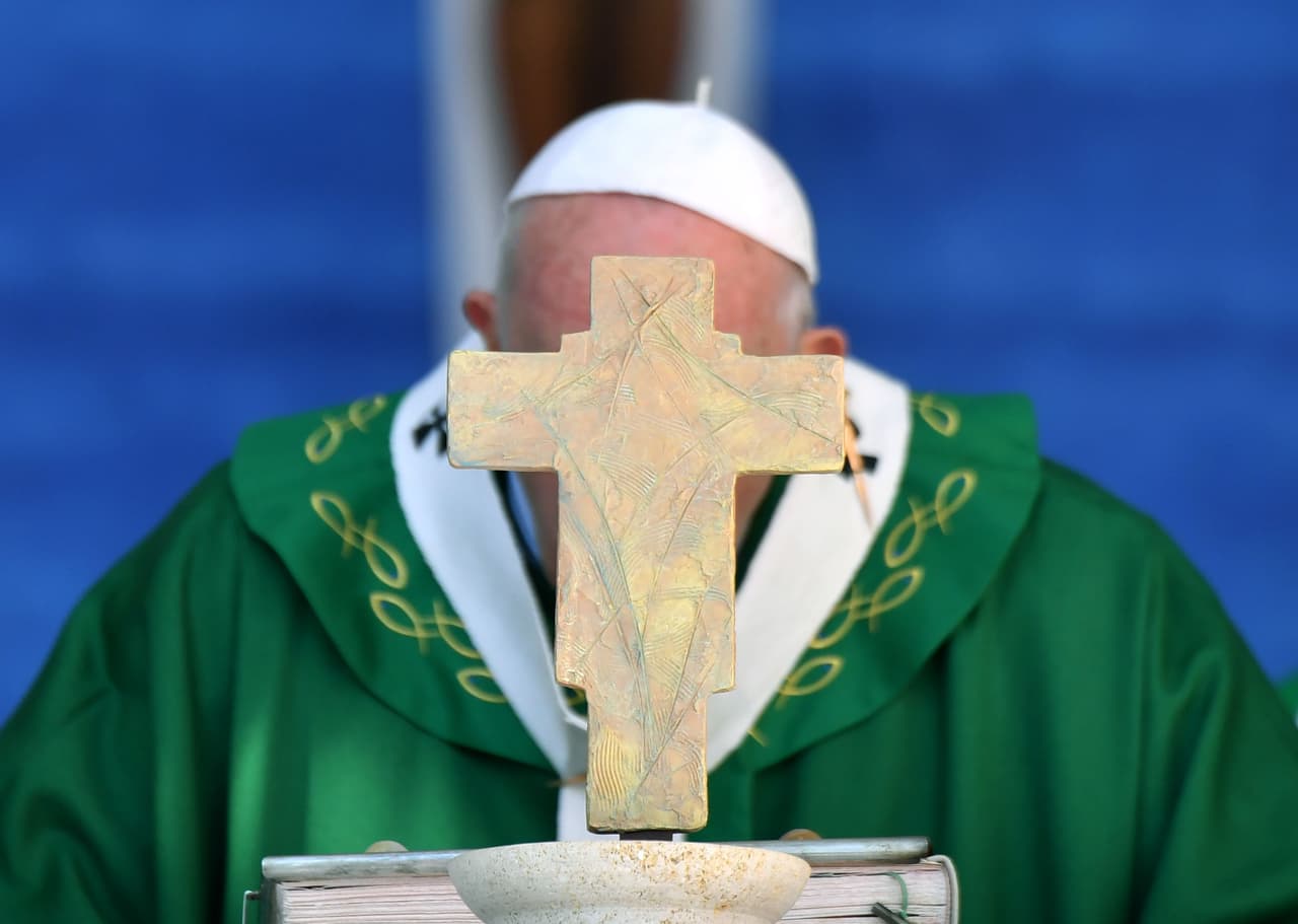 Arzobispo envía "oraciones y sentimientos fraternales" por mensaje de texto al destituido obispo de Arecibo