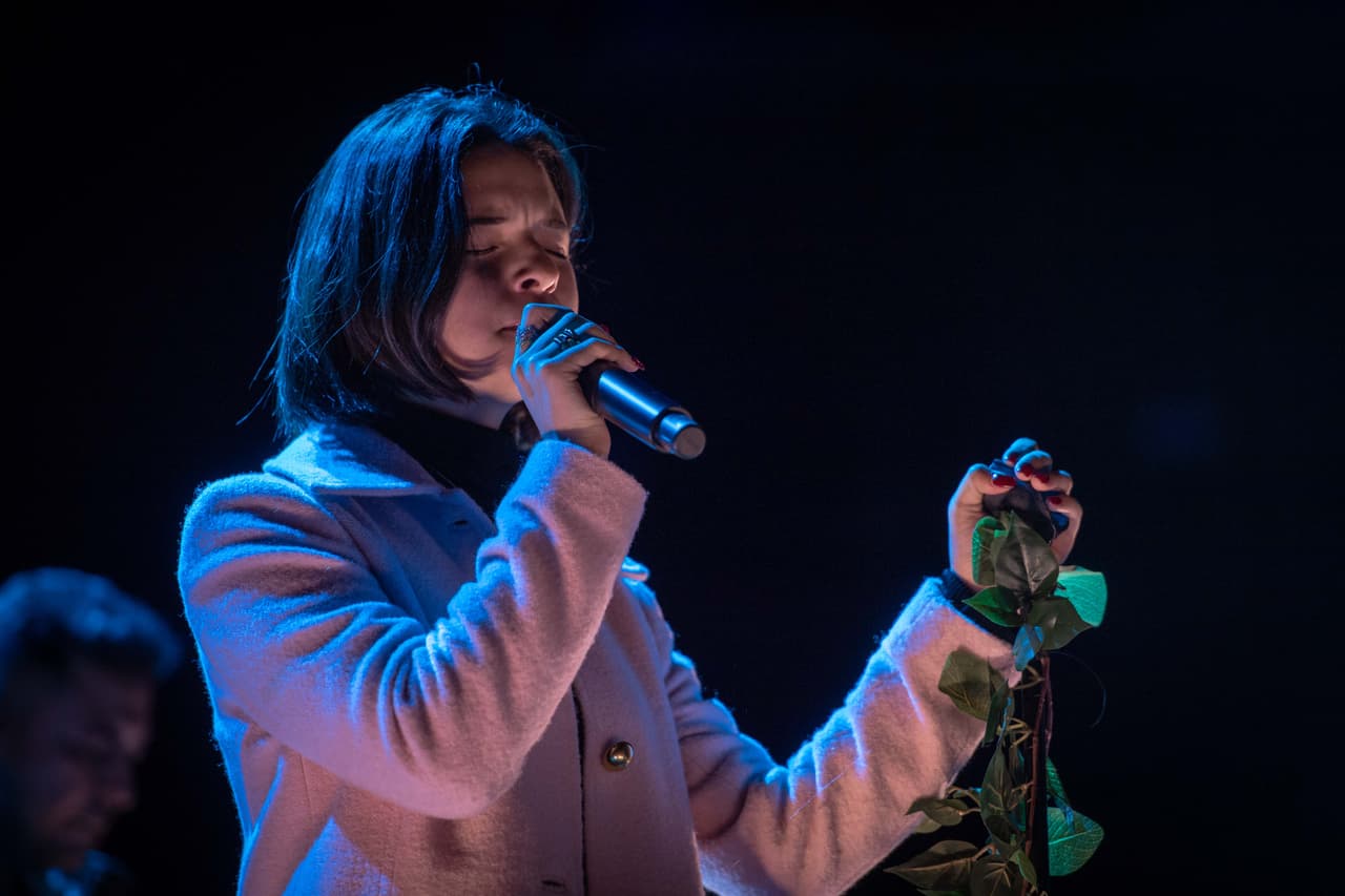 Ángela Aguilar, la joven de 15 años nominada a dos Latin GRAMMY, estremeció con su interpretación de 'La llorona' que no puedes perderte este jueves 15 de noviembre, durante la entrega 19 de los premios más importantes de la música latina.