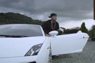 En el video Travesuras del reguetonero Nicky Jam aparece un Lamborghini que perteneció a un famoso narcotraficante colombiano.