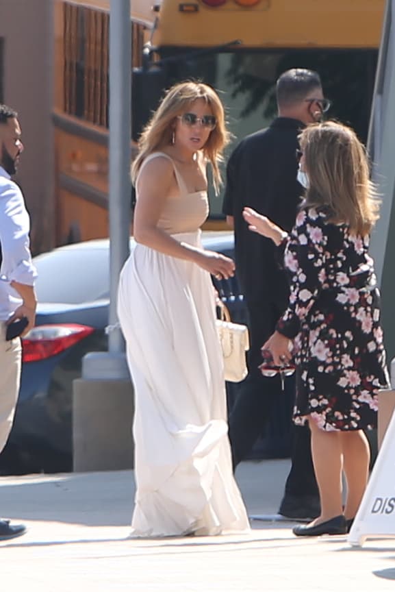 De acuerdo con información de la agencia The Grosby Group, fue recibida por el personal y estuvo alrededor de 30 minutos en el lugar.
<br>