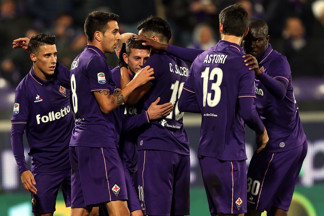 Fiorentina y Carlos Salcedo regresan a la senda del triunfo en casa