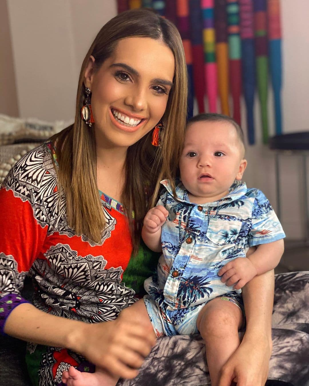 Andrea Chediak celebra por primera vez el Día de las Madres junto a su bebé Diego.