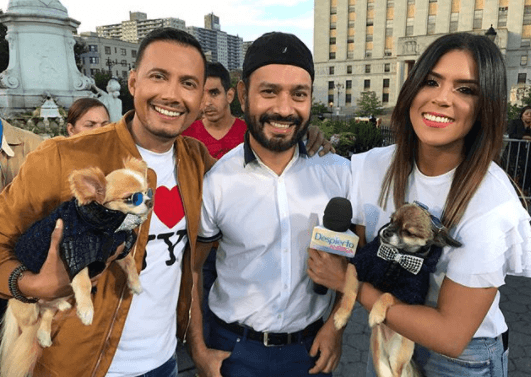 Los dueños de estos perritos posaron orgullosos con nuestros conductores.