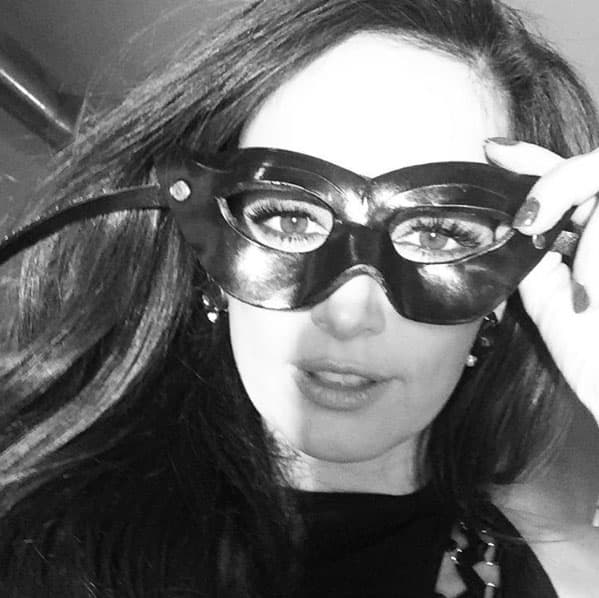 Su sexy mirada y labios bien definidos son algunos de los encantos que vuelve locos a los hombres.