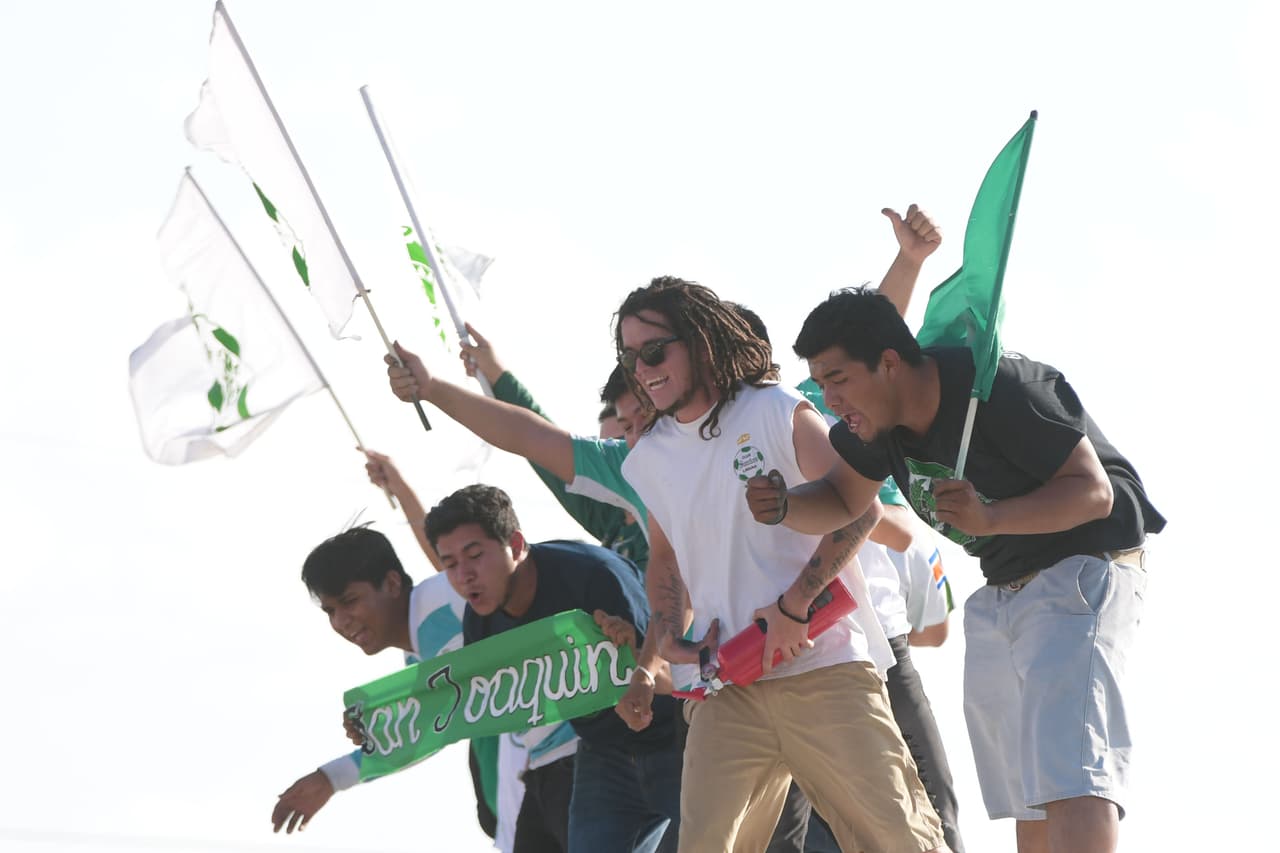 La euforia previa hiz parte de una fiesta que se encendería con más pasión en los alrededores.