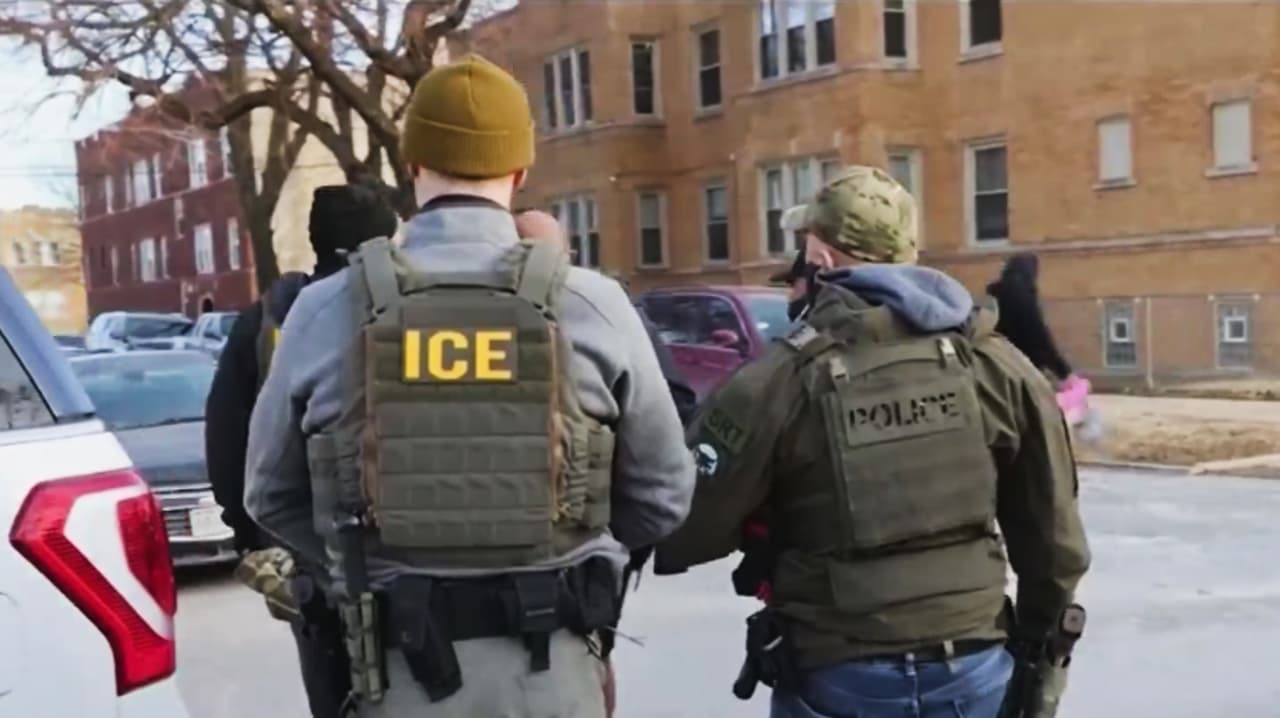 DHS reafirma que ICE necesita orden judicial para entrar a casas, tras quejas y demandas