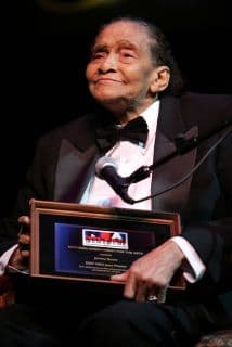 El jazzista de 88 años de edad murió mientras dormía en su casa en Las Vegas, así lo confirmó su esposa Jeanie Scott.