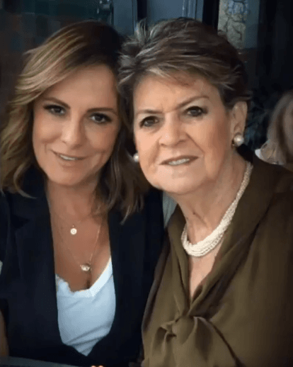 La persona que más admira es su madre, lamentablemente falleció en junio de 2018 a causa del cáncer, enfermedad que después de 7 años le fue detectada.
<br>