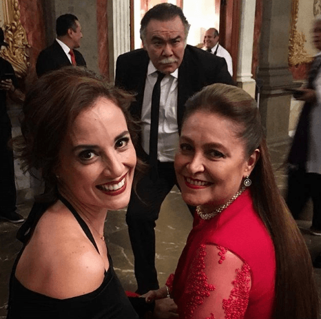 "[...] cuando estás pelona, sin cejas y sin pestañas y sin nada, pues por lo menos sí viví en carne propia lo que te pide siempre un director de escena: despójate de tu persona y sé el personaje [...]", aseguró la actriz.