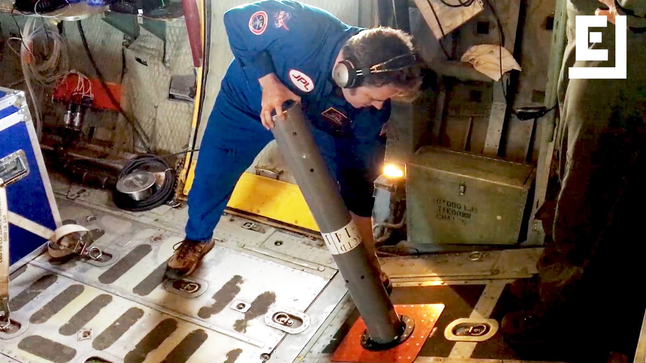 El peligro de que Groenlandia se esté derritiendo desde arriba (y también desde abajo)
