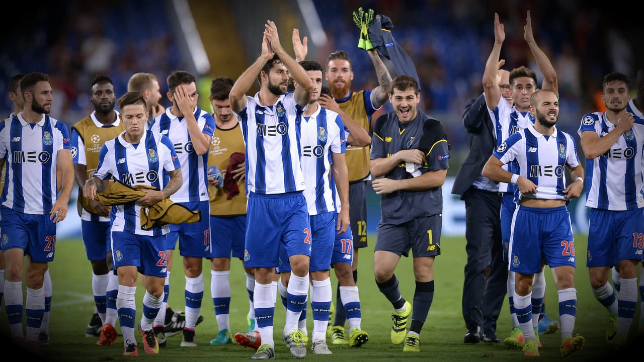 Mexicanos sellan goleada de Porto 3-0 sobre Roma en playoff de Champions