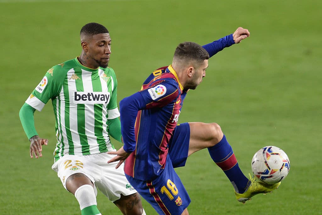Gracias a los goles de Lionel Messi, autogol de Víctor Ruíz y gol de Trincao, el Barcelona vence 2-3 al Real Betis, empatan al Real Madrid con 43 unidades y se quedan con el segundo lugar de la tabla.