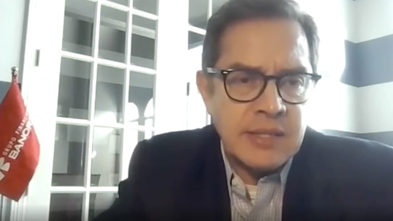 “Es una tasa de referencia y de ahí todos los demás créditos la utilizan y te cobran una prima arriba de esa tasa de referencia, ya sea tarjeta de crédito o préstamo para coche”, asegura el economista Víctor Bujanda.