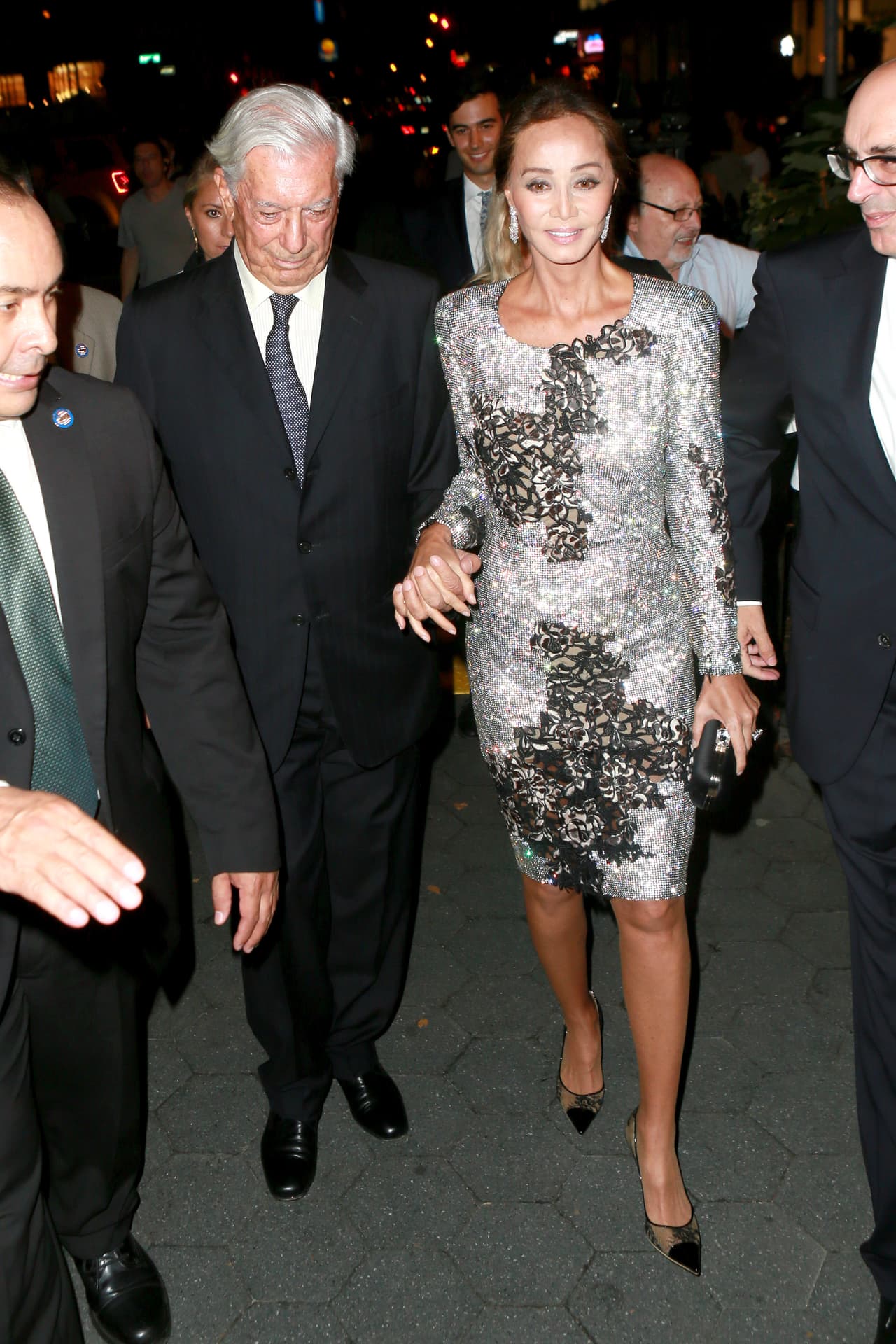 La pareja fue recibiendo a muchas celebridades a lo largo de la noche.