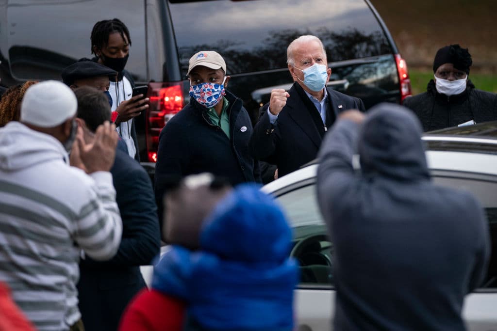 Mientras que 
<b>Biden</b> lo hizo en Penssylvania y terminó su campaña unas horas antes que su contrincante.