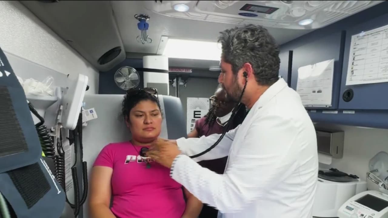 Autoridades aseguran que el humo en Boyle Heights no es tóxico, pero residentes reportan malestares