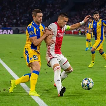 Edson Álvarez anotó en su debut en Champions League. El mexicano abrió el marcador en la eliminatoria ante el APOEL y mantiene al Ajax en la siguiente fase.