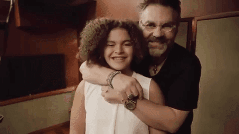 "Los niños están felices ahí, de un lado a otro, de elevador a elevador 
<b>lo que hay son 20 pasos</b>", comentó sobre la distancia que los separa a uno del otro. 
<br>