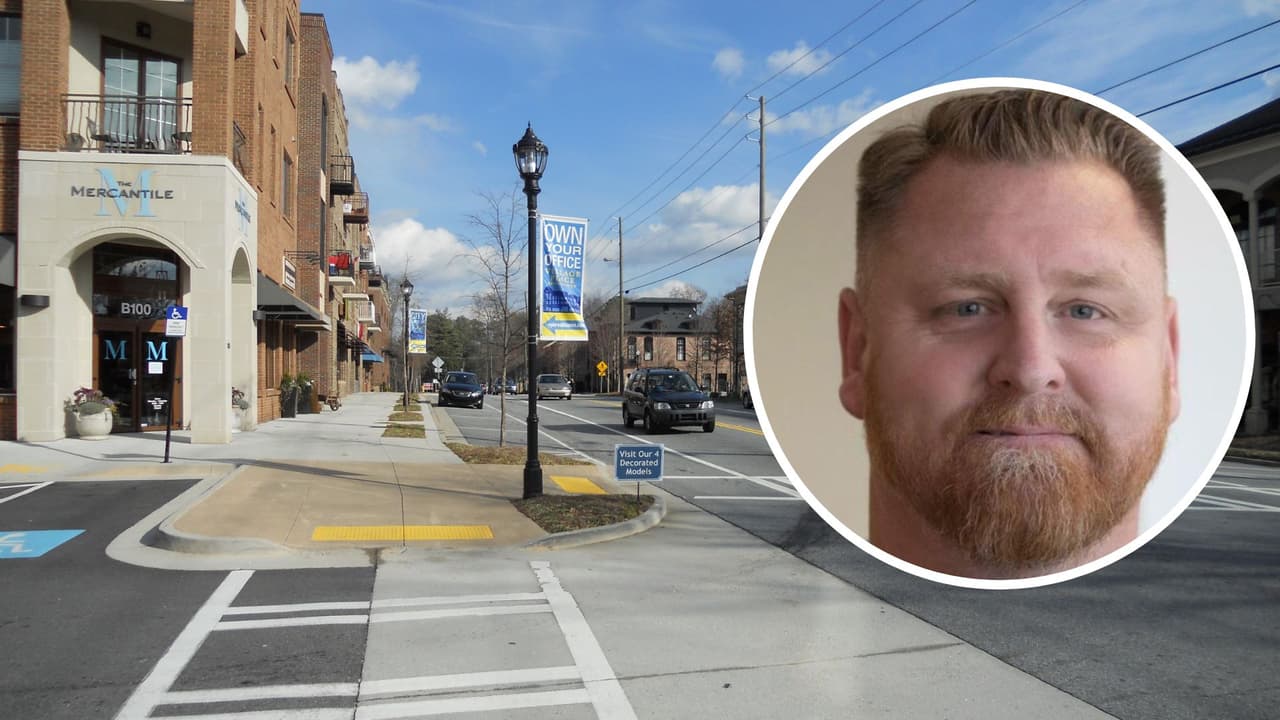 Arrestan a funcionario de Brookhaven por presuntamente intentar reunirse con una menor